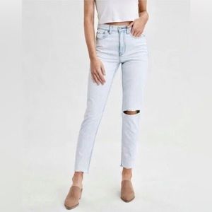 American Eagle Bleached Denim Mom Jeans sz 8 regular